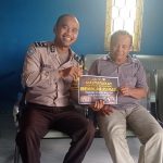 <em>Bhabinkamtibmas Ajak Masyarakat Menolak Segala Bentuk Perjudian</em>