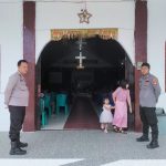 ANGGOTA POLSEK LUMAR PENGAMANAN IBADAH GEREJA