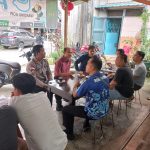 <em>Melalui Jum’at Curhat Kapolsek Ajak Masyarakat Ikut Menjaga Situasi Kamtibmas yang kondusif</em>