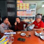 <em>Rutin Sambangi Warga,Bhabinkamtibmas Jalin Komukasi Dengan Warganya</em>