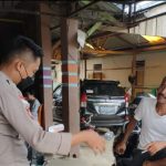 <em>Rutin Sambangi Warga,Bhabinkamtibmas Jalin Komukasi Dengan Warganya</em>