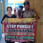 <em>Sambangi Warga, Bhabinkamtibmas tak Lupa Sosialisasi Stop Pungli Pada Warga Binaannya</em>