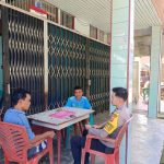 Rutin Sambangi Warga, Bhabinkamtibmas Sampaikan Pesan – pesan Kamtibmas